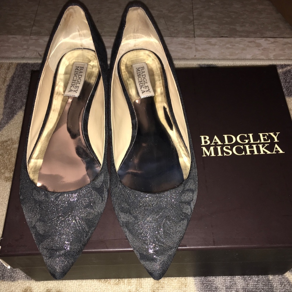 Badgley Mishcka flats